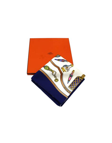 foulard hermes senza accento|Foulard Hermès in Seta Multicolore .